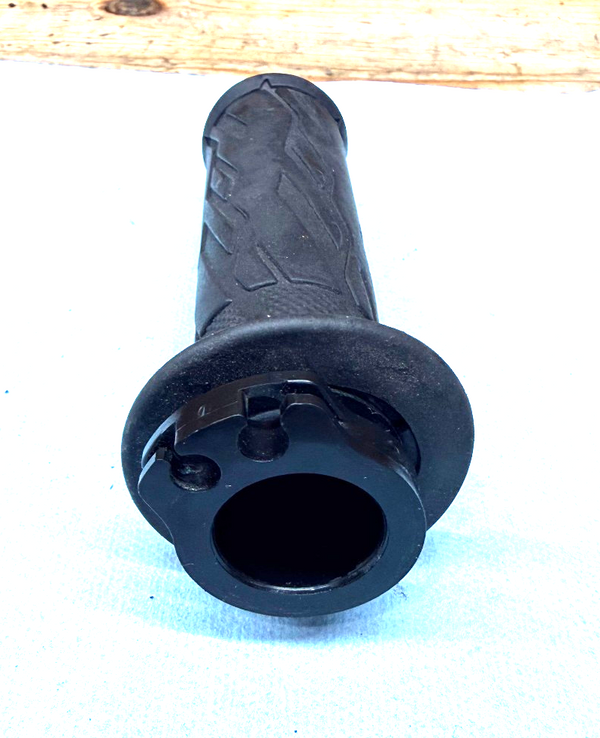 2007-2008 OEM SUZUKI GSXR 1000 RIGHT HAND THROTTLE GRIP TUBE