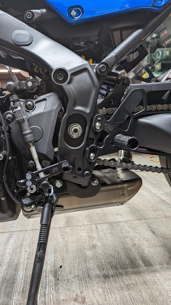 05-0429B Yamaha XSR900 Rearset Kit, Complete W/Pedals